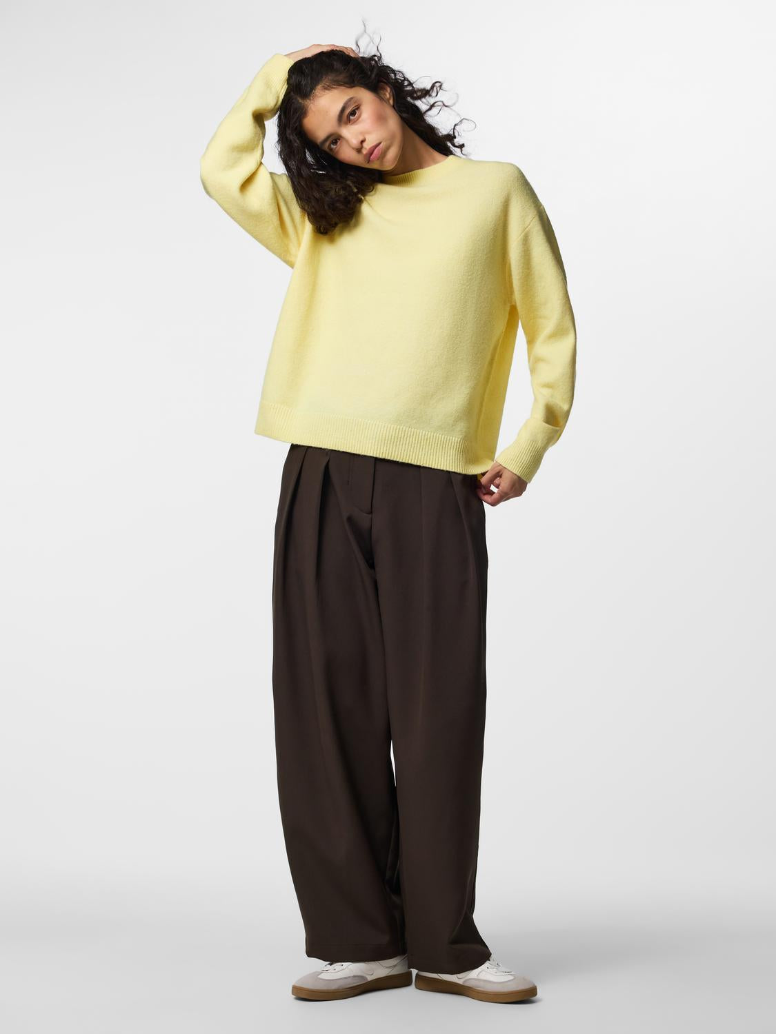 model_shot-front_full
